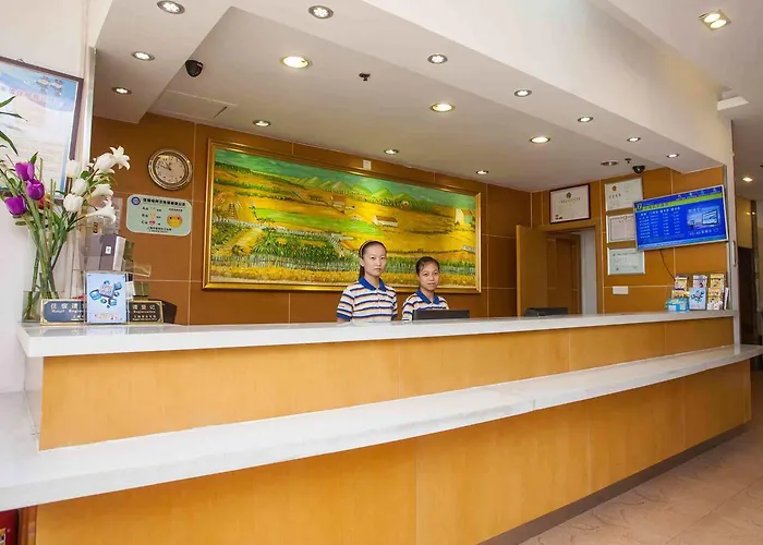 7Days Inn Shanghai Daning International Commercial Plaza Yanchang Subway Station