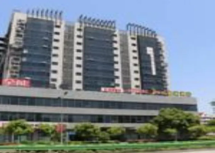 Home Inn Shanghai Longdong Avenue