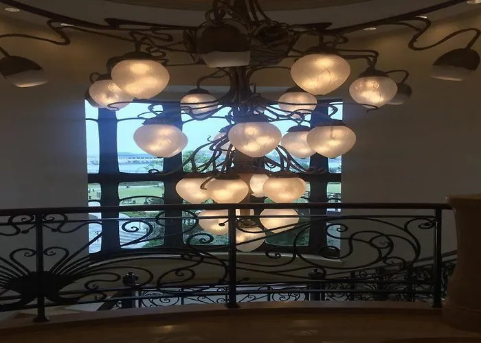 Disneyland Hotel