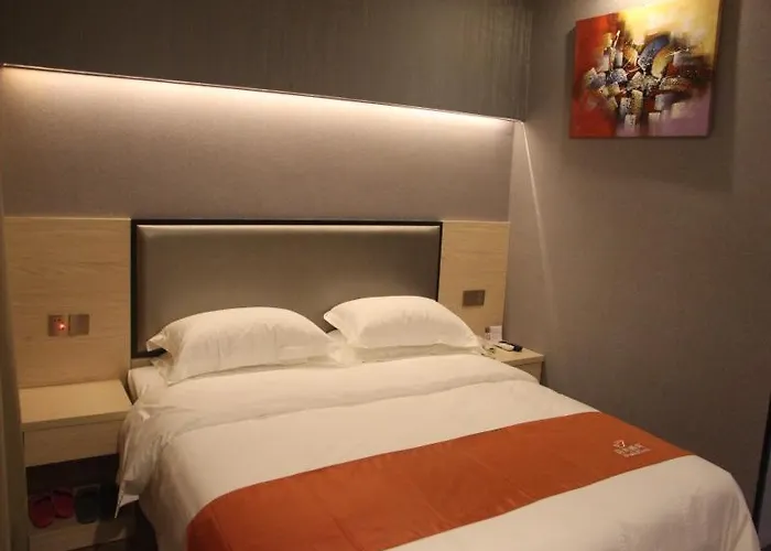 Shell Shanghai Chedun Yingshi City Yingshi Road Hotel