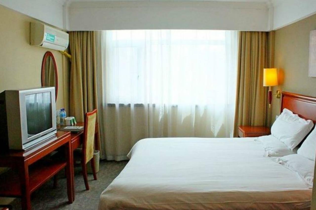 Hotel Gma Wuning Road Zhenping Road Metro Station 4*