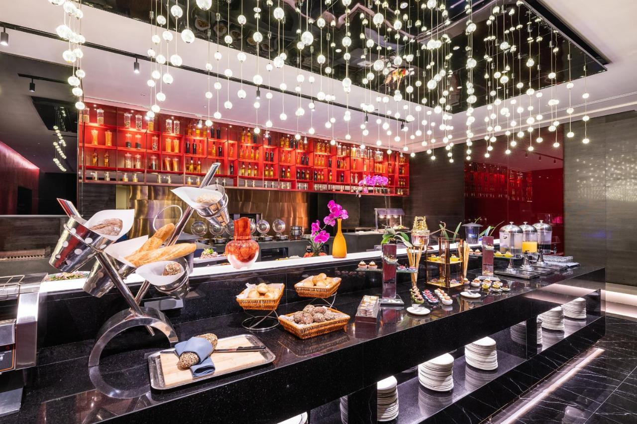Grand Mercure Century Park 5*
