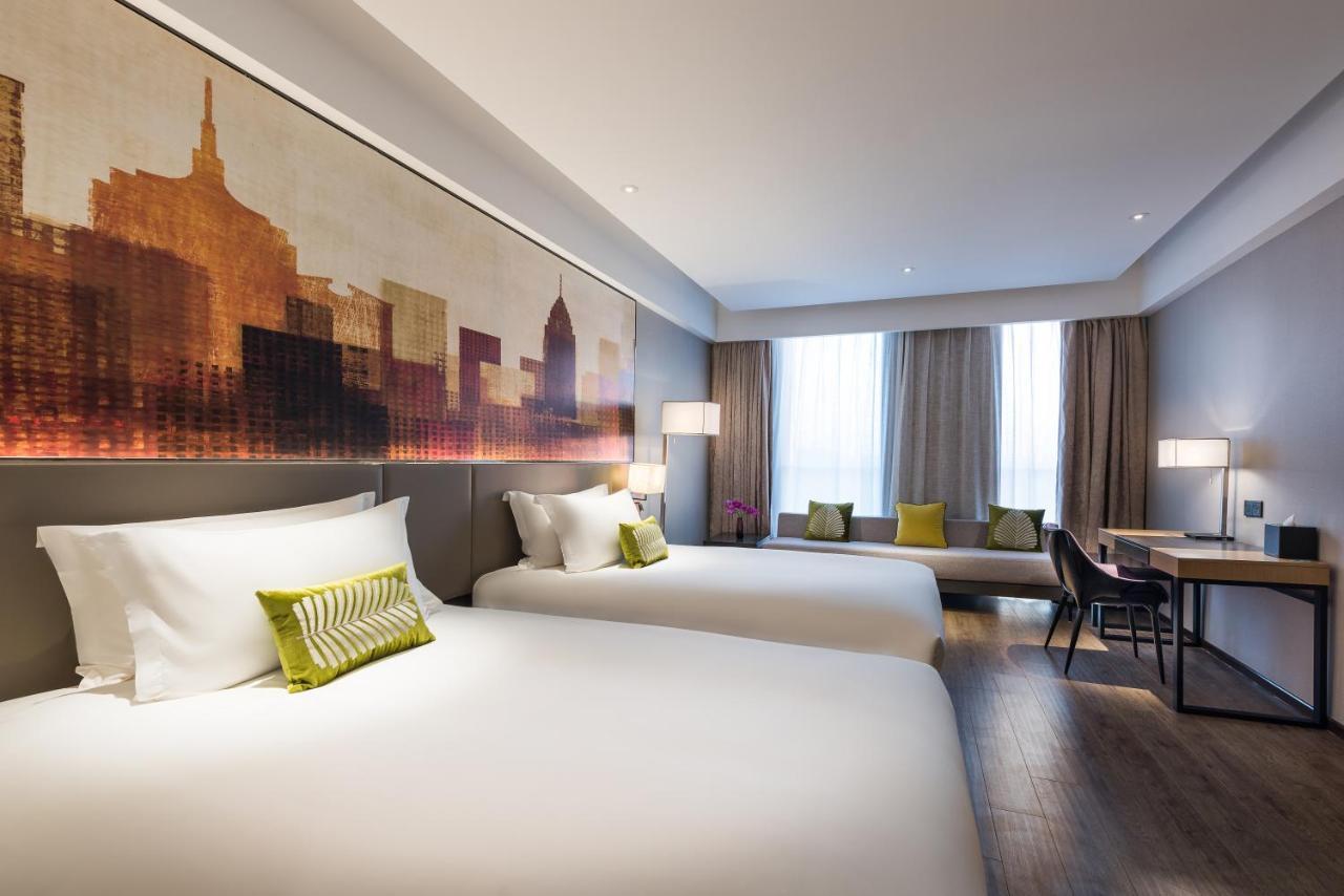 Mercure Hongqiao Railway Station 4*