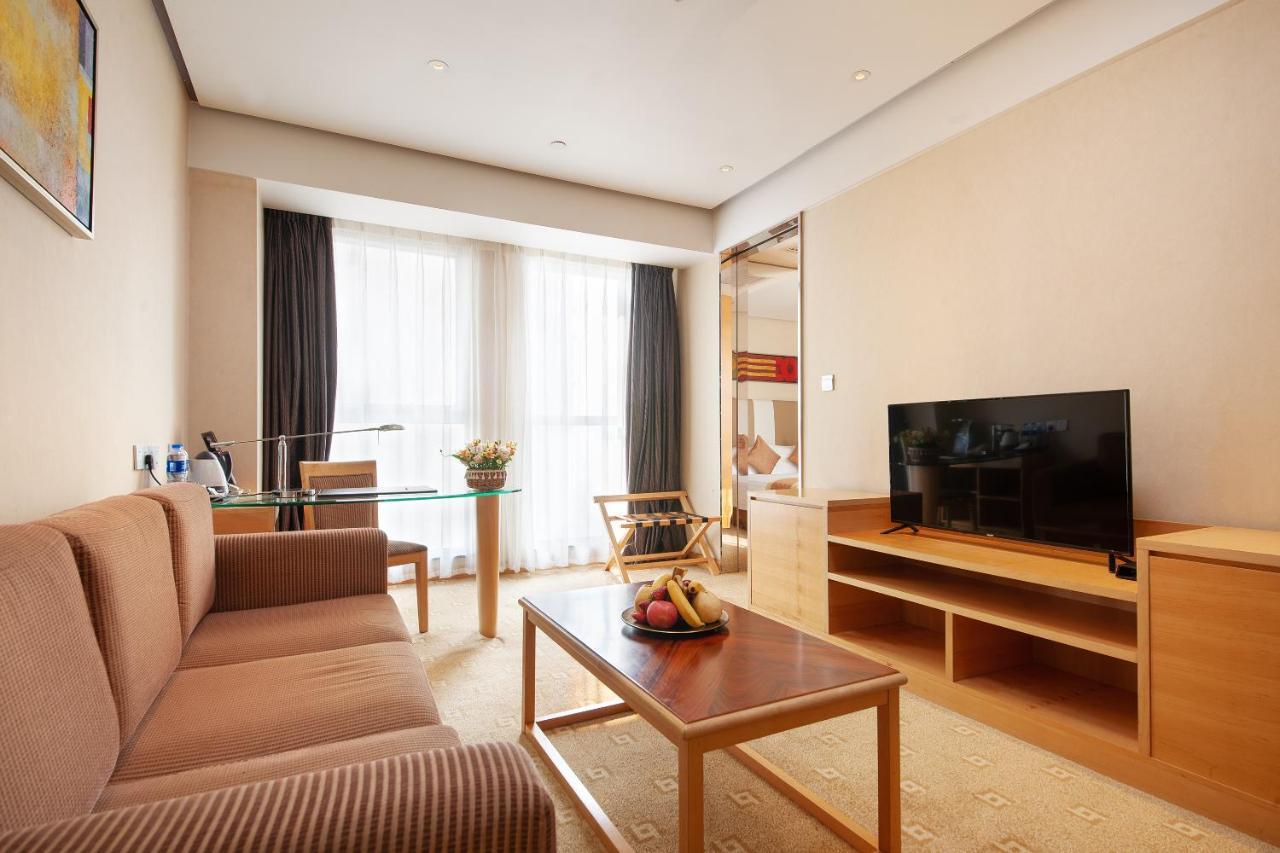 Regal Jinfeng Hotel