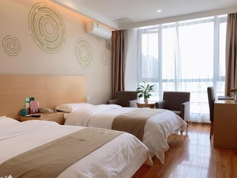 Greentree Fengxian: Metro-adjacent Express 3*