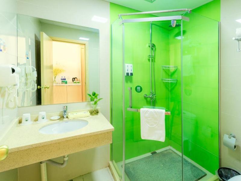 Greentree Fengxian: Metro-adjacent Express Hotel Shanghai