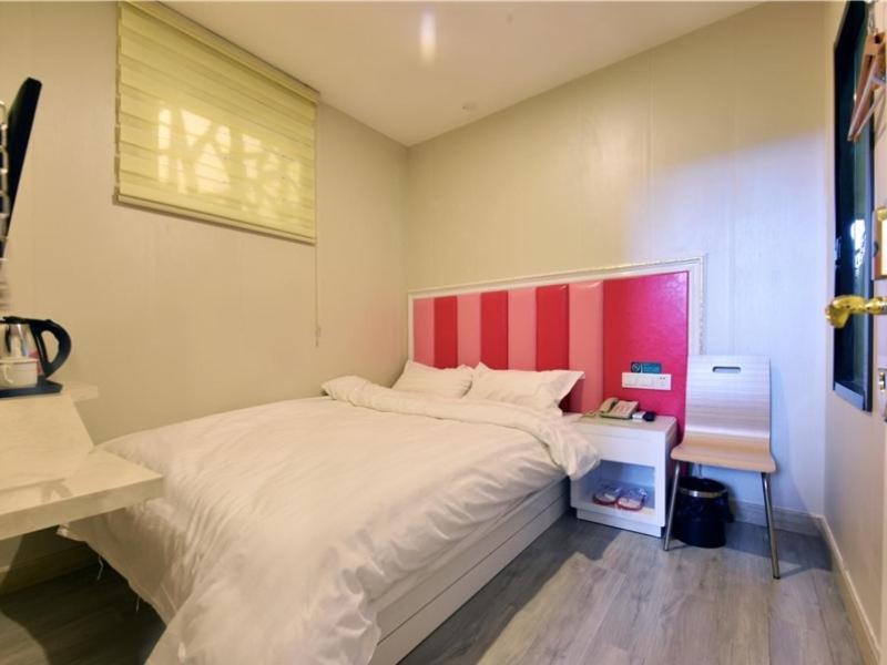 Shell Liuhang Subway Station Hutai Road Otel 2*