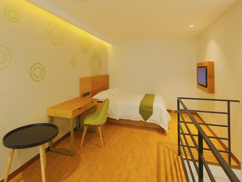 Hotel Greentree Jingan District Qipu Road Tiantong Road Subway Station Express 3*