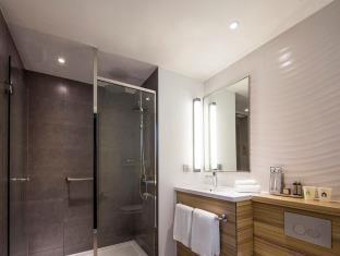 Campanile Railway Station And People's Square - 15 Minutes Drive To The Bund Otel 3*