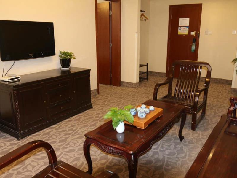 Hotel Greentree Beiwaitan Ningguo Road Station Business
