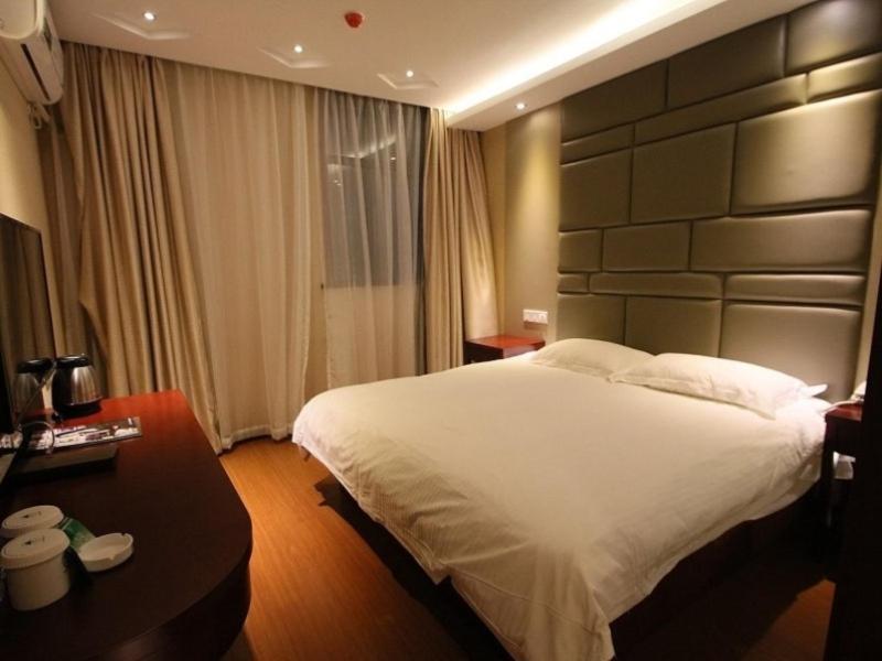 Greentree Inn Shanghai Gongkang Express Hotel 3* Shanghai