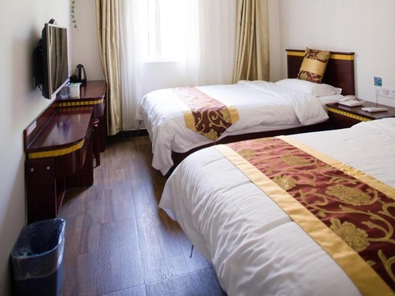 Hotel Greentree Hongqiao International Airport Songhong Road Express