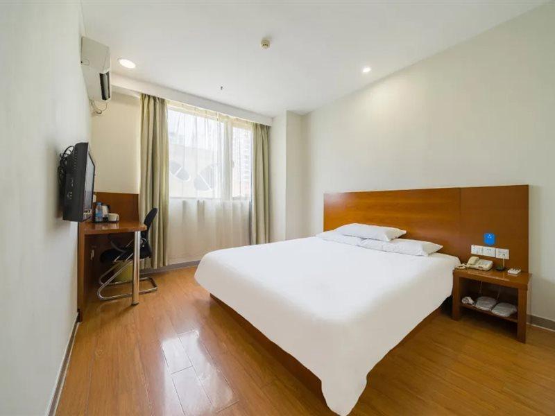 Hanting East China Normal Hotel 2*