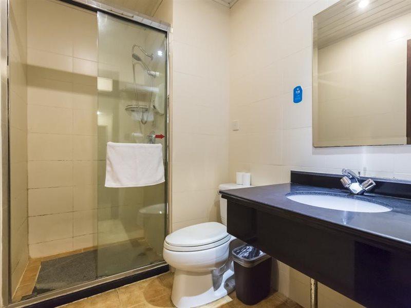 Hanting Hotel Shanghai Jing'An Temple Hotel 2*
