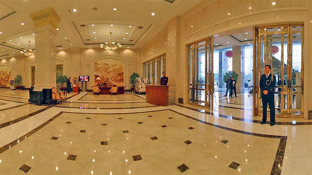Hotel Oriental Riverside Bund View 5*