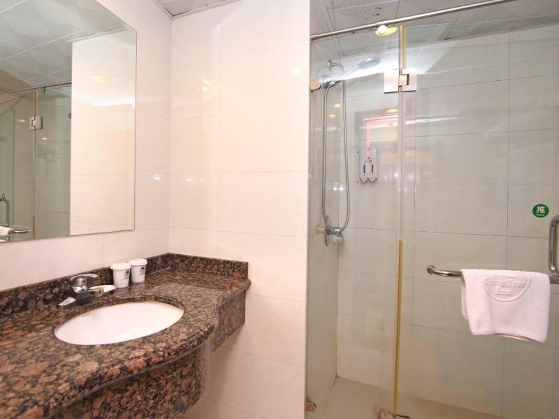 Greentree Changyang Road Jiangpu Park Metro Station Business Shanghai