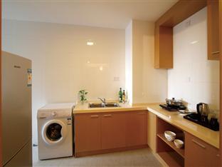 Expo Century Park Hotel & Suites 4*