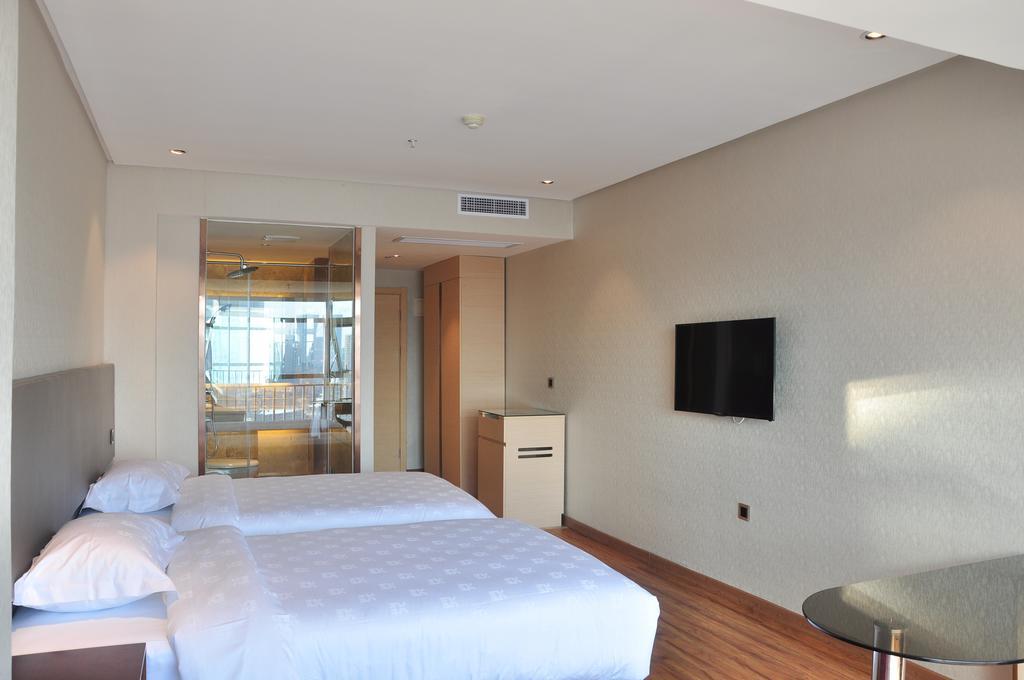 Kingtown Hongkou Hotel