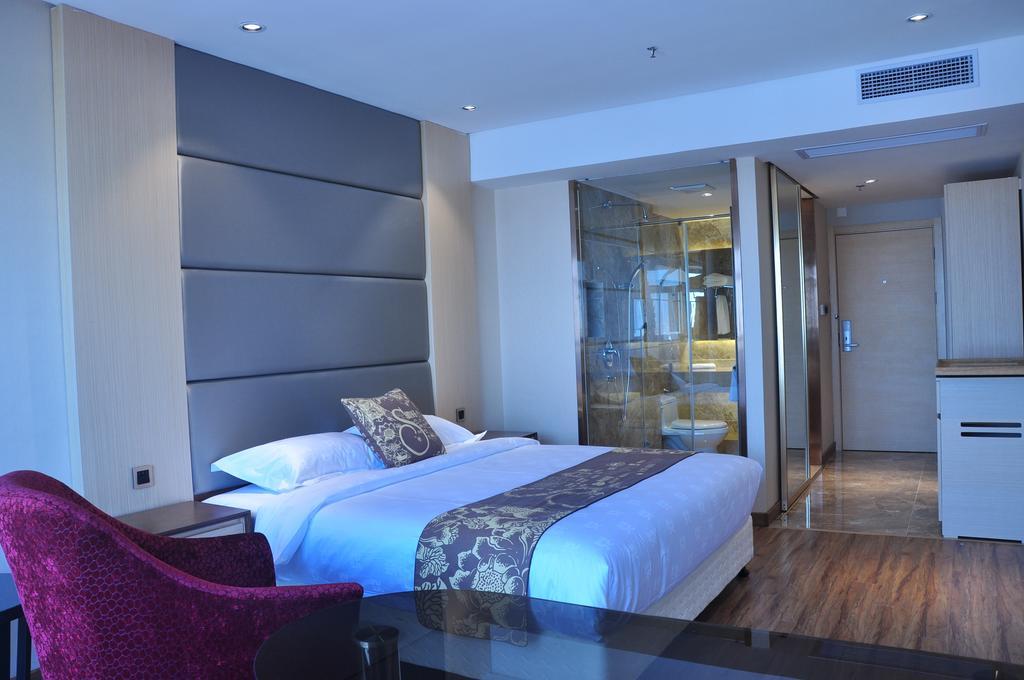 Kingtown Hongkou 4*