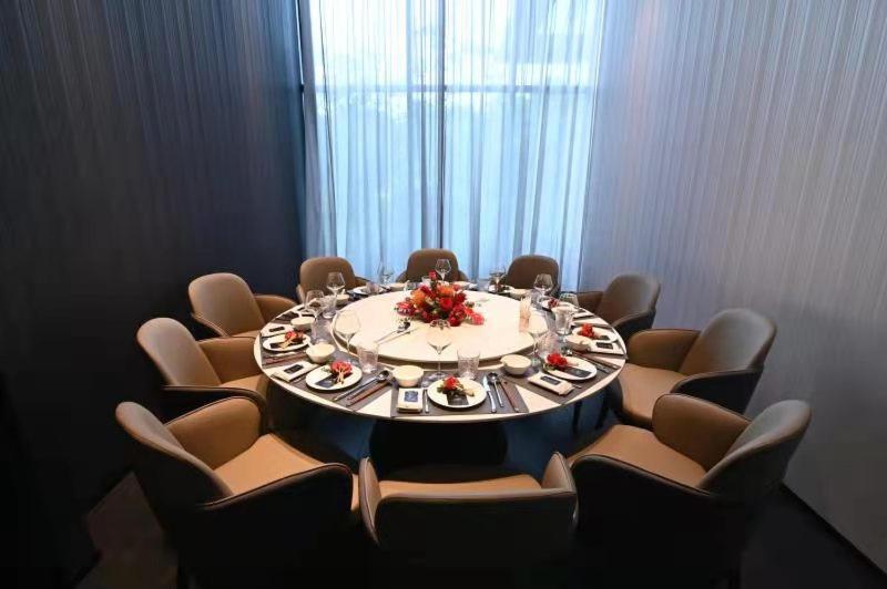 Evergreen Laurel Hotel, Otel