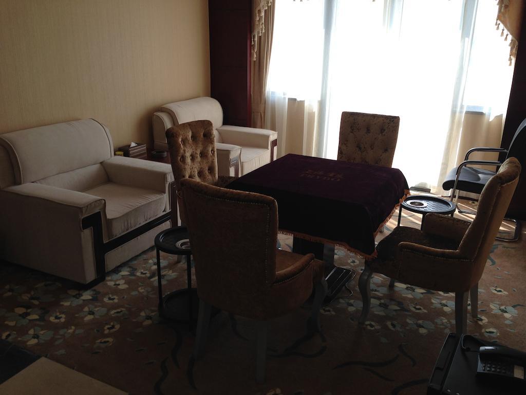 Hotel Zhijun International
