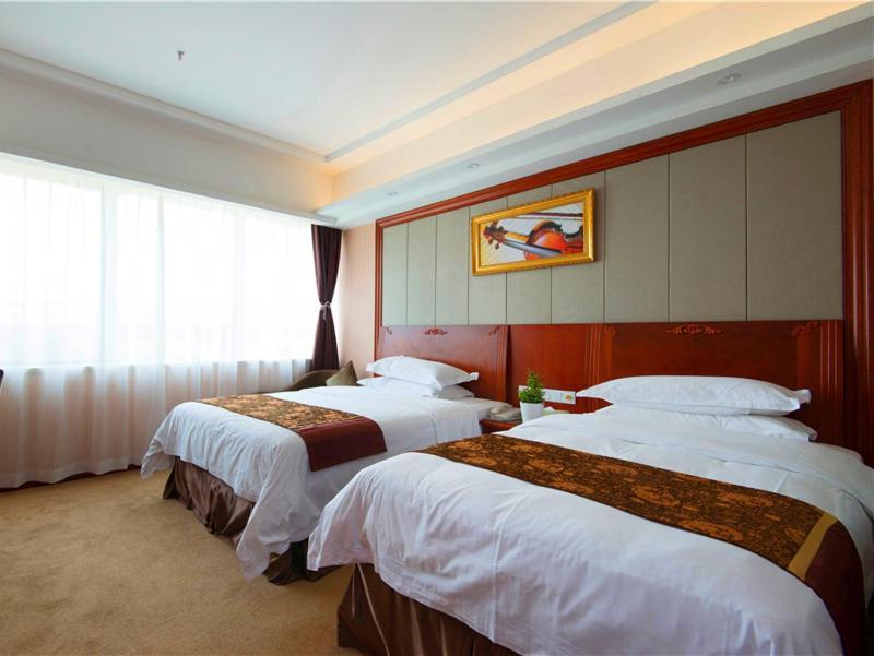 Vienna Pudong Airport Huaxia Road Hotel 3*