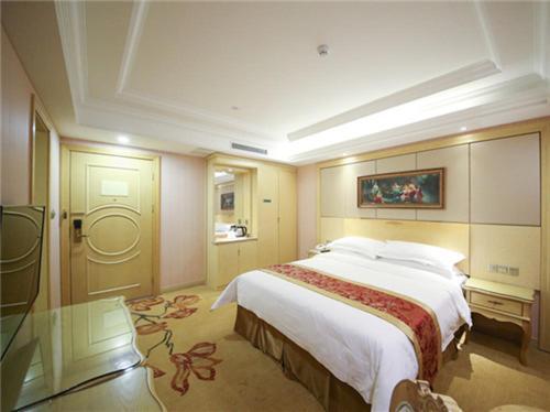 Vienna Hongqiao Convention & Exhibition Center 4*
