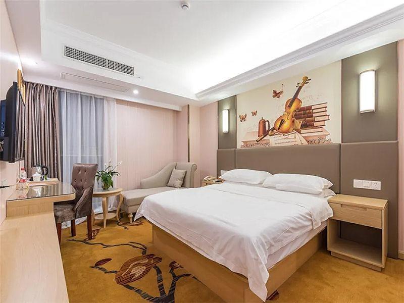 Vienna Jiuxing Market Hotel 3*