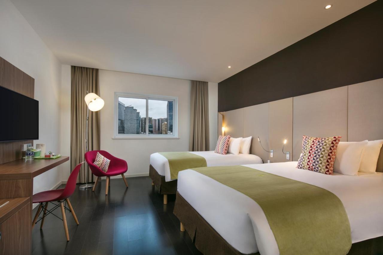 Campanile Railway Station And People's Square - 15 Minutes Drive To The Bund 3*