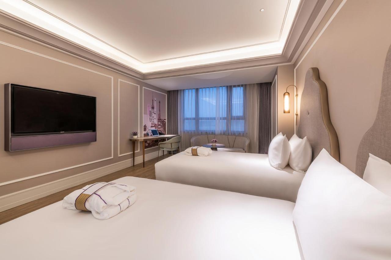 Mercure Hongqiao Hotel 4*