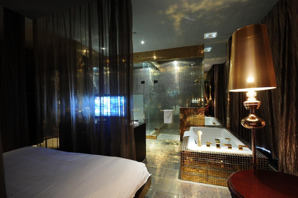 8 Colors 3* Thượng Hải