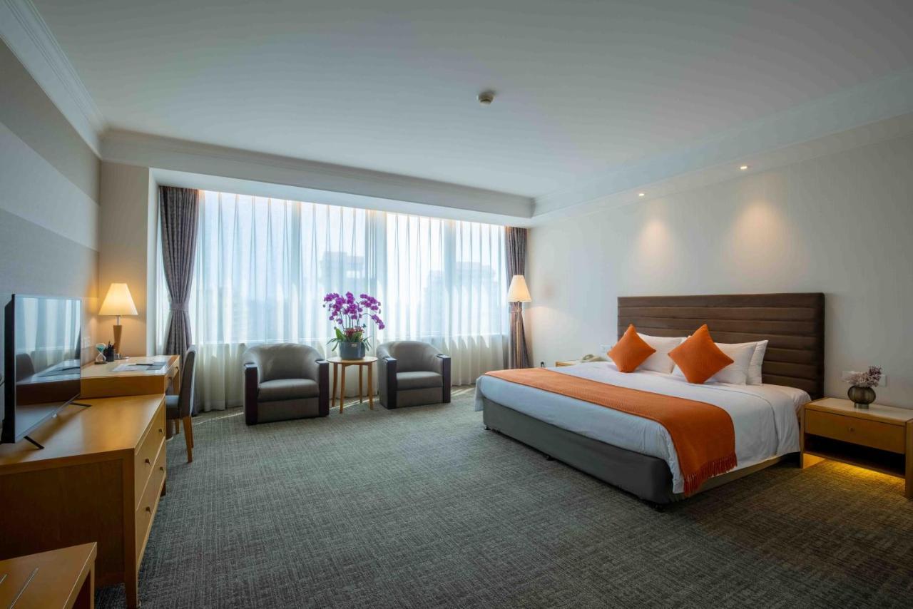 Tiancheng Hotel 4*