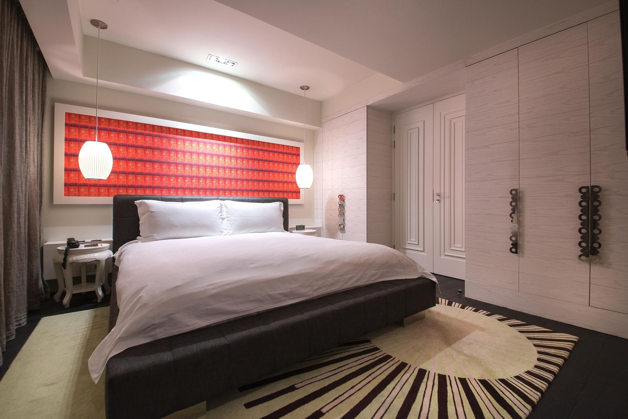 Jinglai Bushe Bund Nanjing West Road 4*