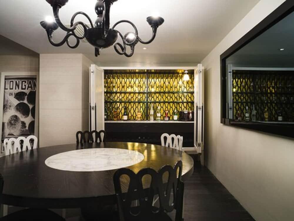 Jinglai Bushe Bund Nanjing West Road 4*