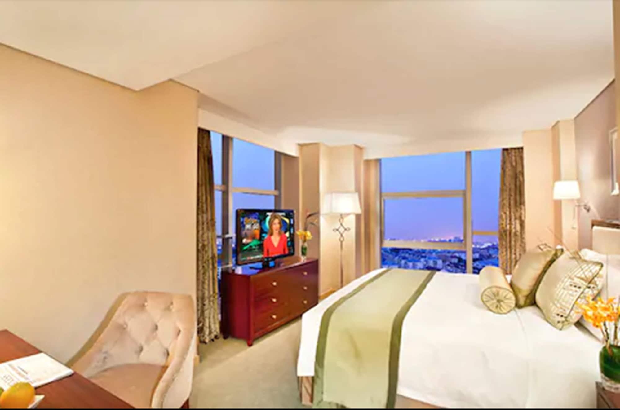 Regal Plaza & Waigaoqiao Hotel