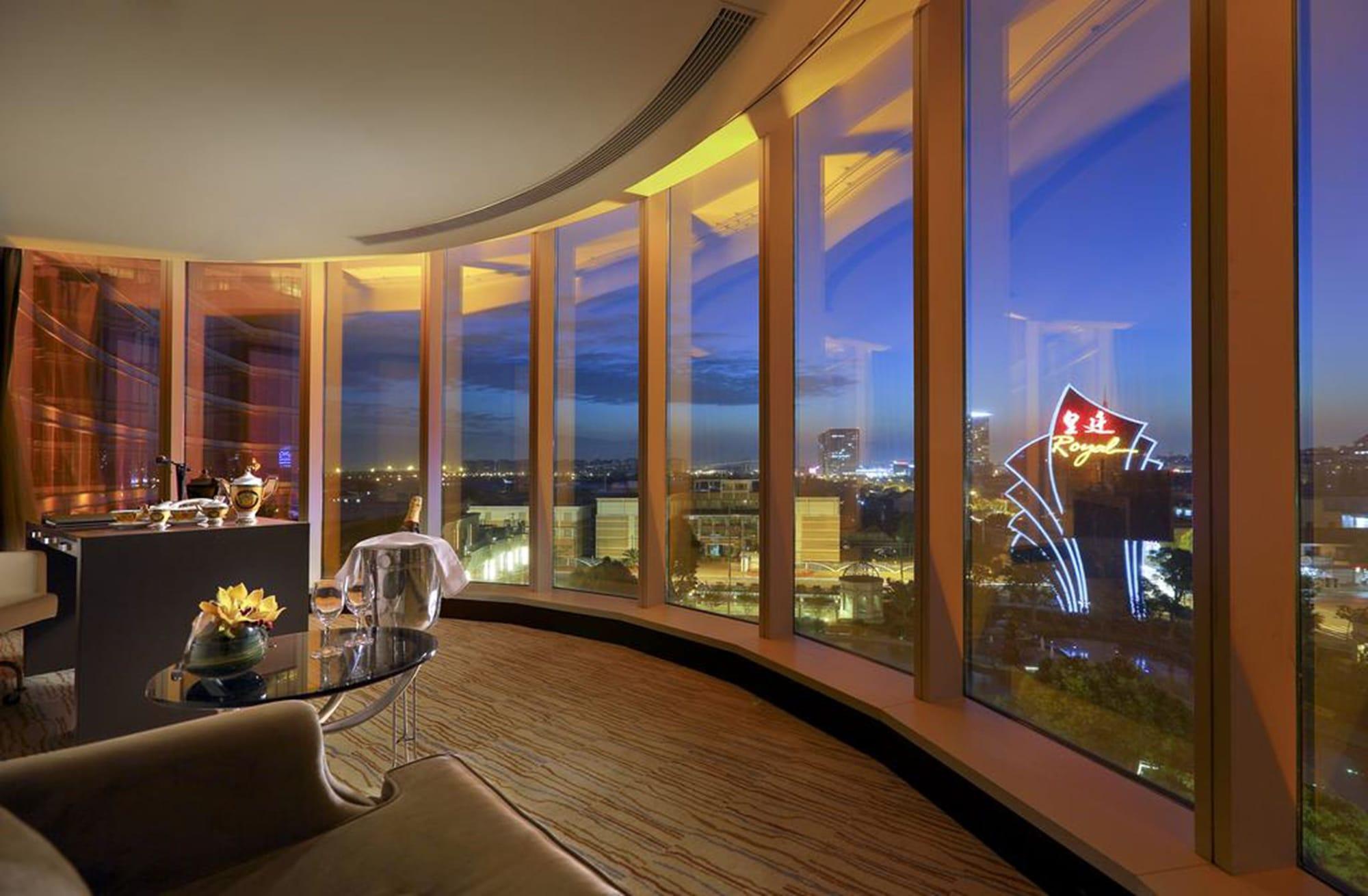 Hotel Royal International - Pudong International Airport 5*
