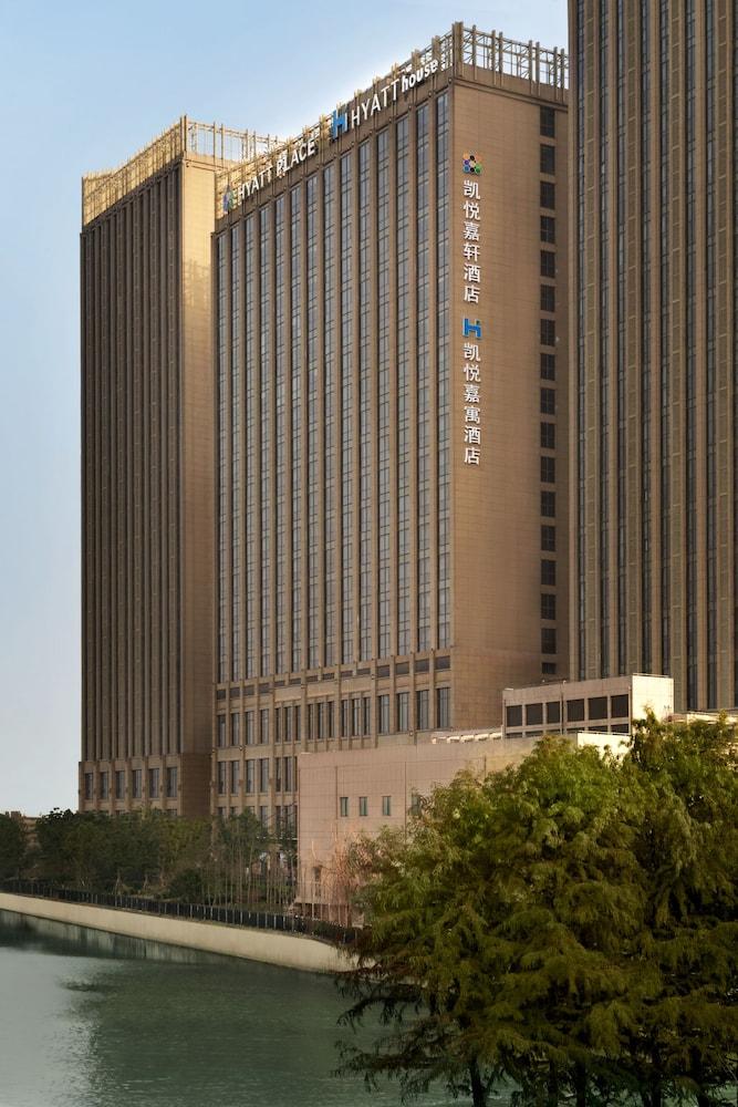 Hyatt Place New Hongqiao 4*