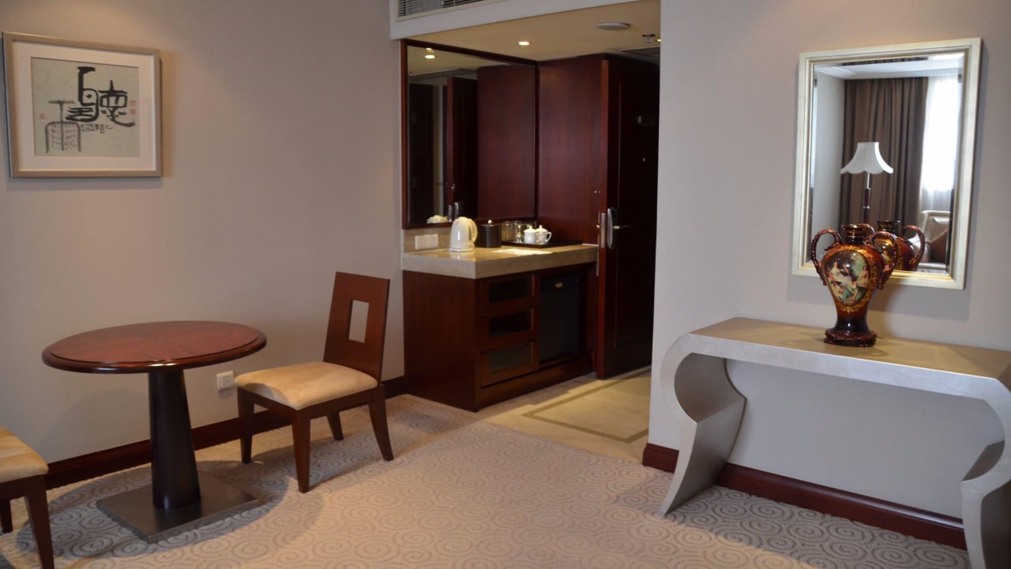 New Century Pudong 3*