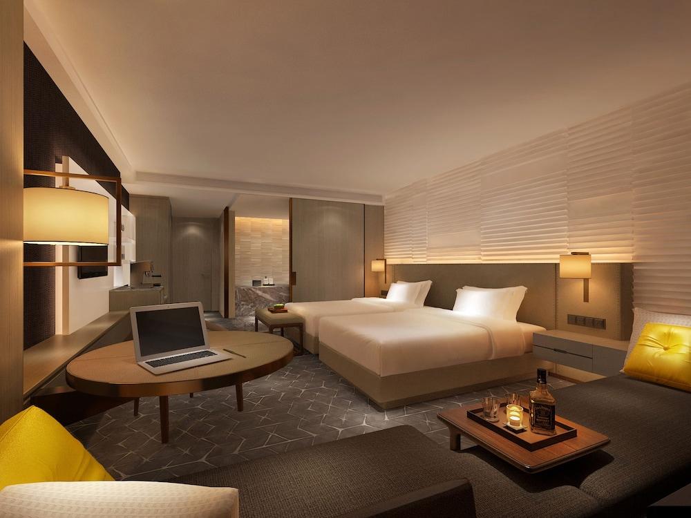 Cordis Hongqiao Hotel