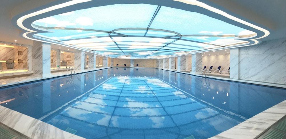 Hotel Royal Garden Shanghai-free Shuttle To And From & Pvg & Close Metro Line2 Easy To Sha New Expo Shanghai