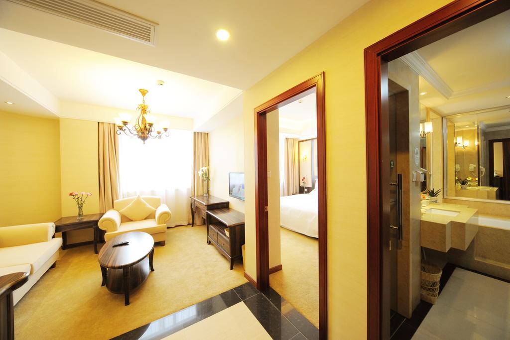 Greentree West Huaxia Road Metro Station Express Hotel 3*