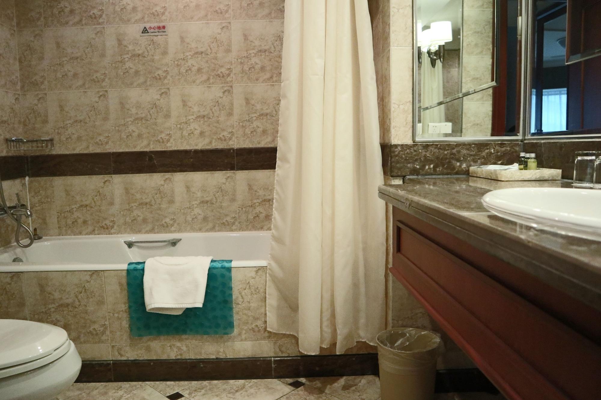 Hotel Everbright International 4*