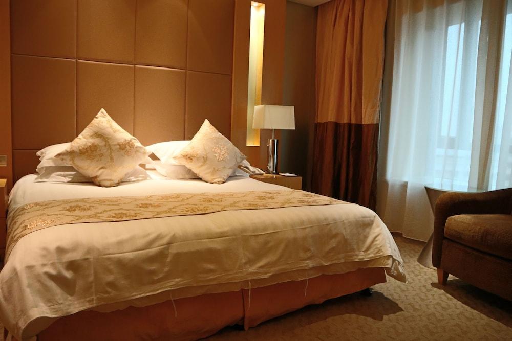 Hotel Everbright International 4*