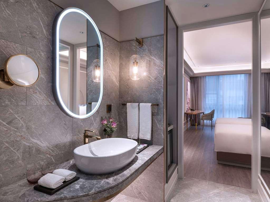 Mercure Xujiahui South Hotel