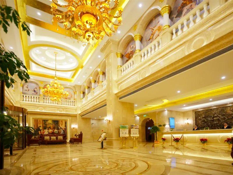 Vienna International - Pudong Airport Free Trade Zone - Free Shuttle Bus To Pvg Airport And Land Şanghay