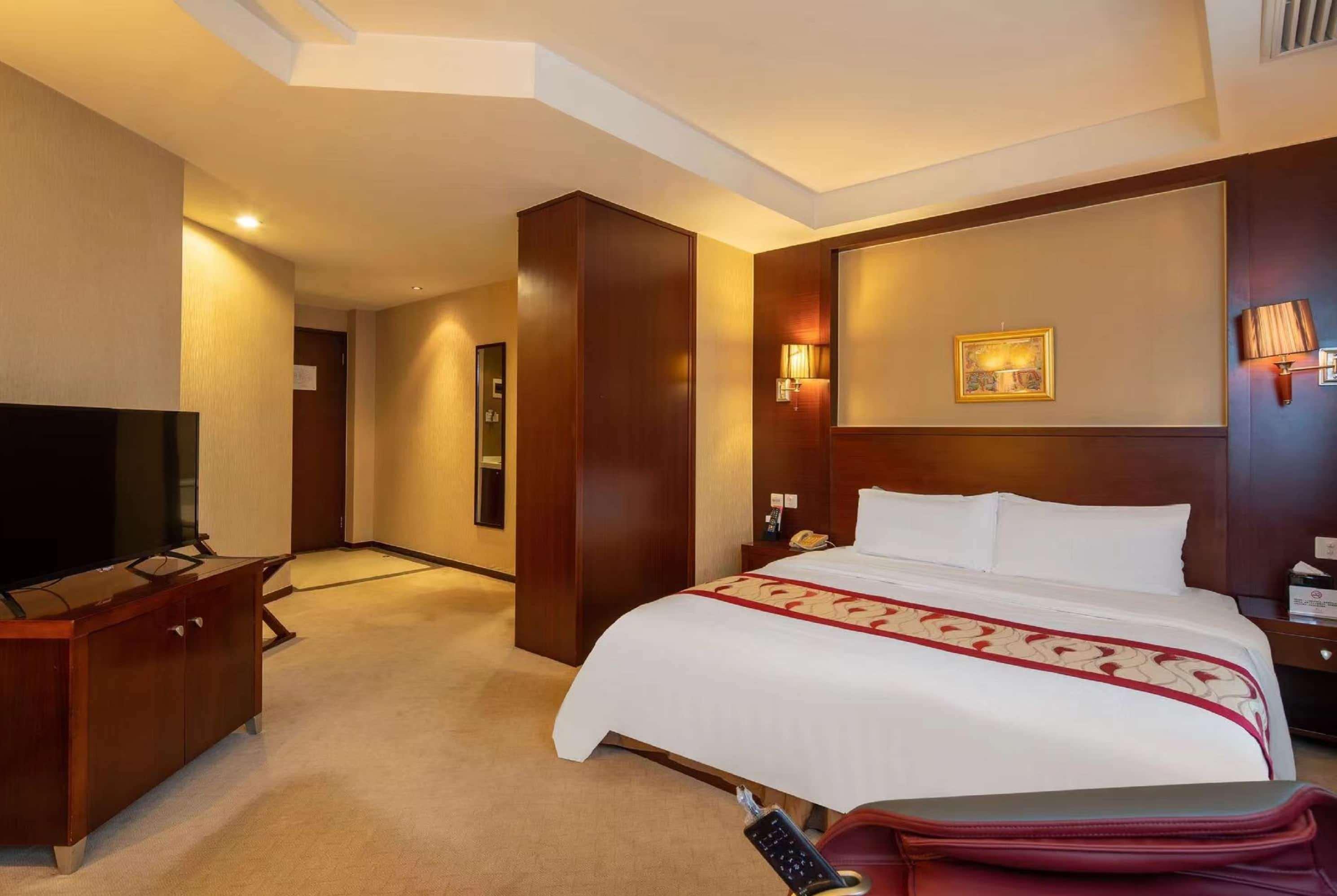 Ramada Wujiaochang Hotel 4*
