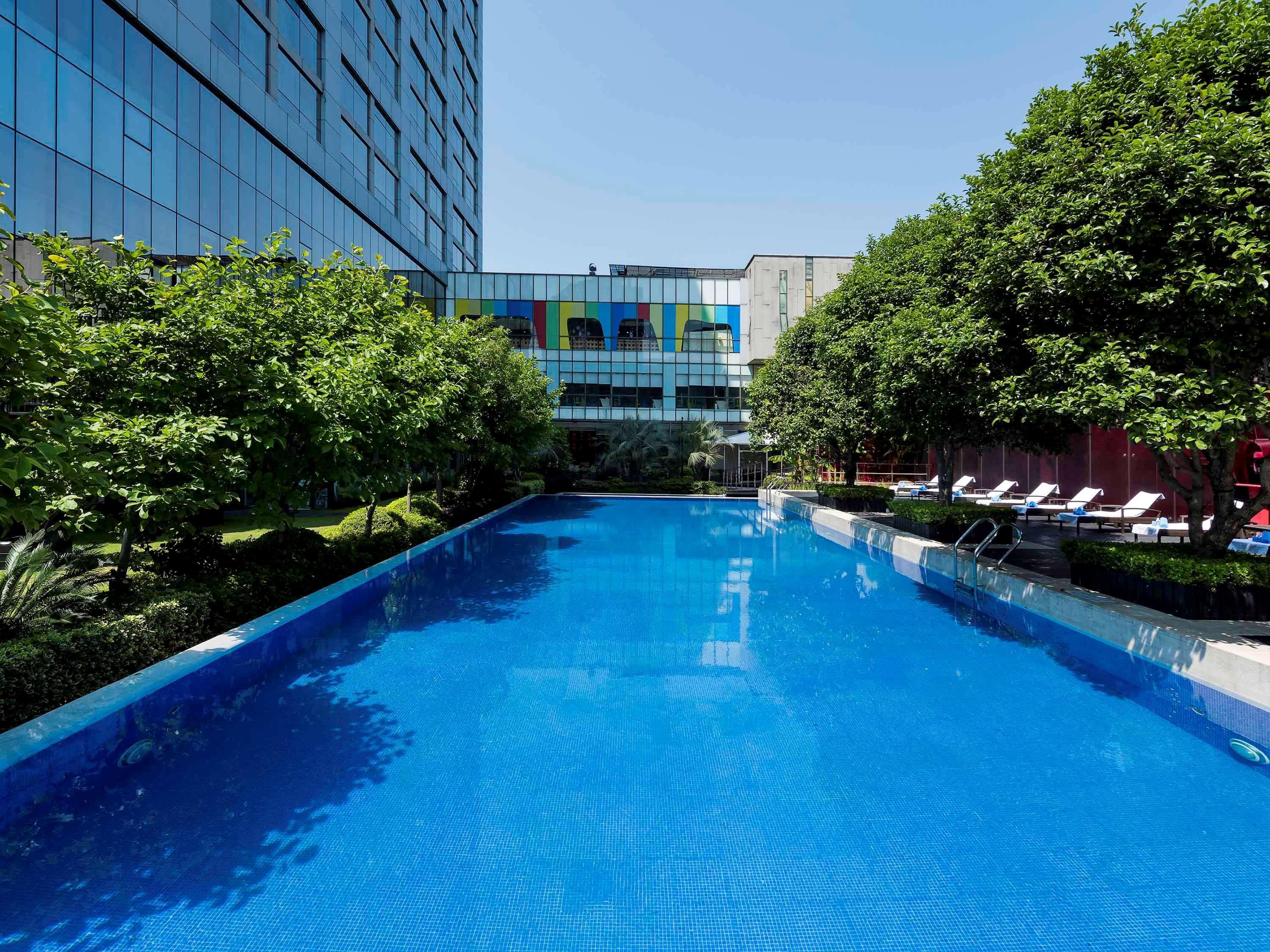 Grand Mercure Century Park - Free Shuttle Bus To Sniec Hotel