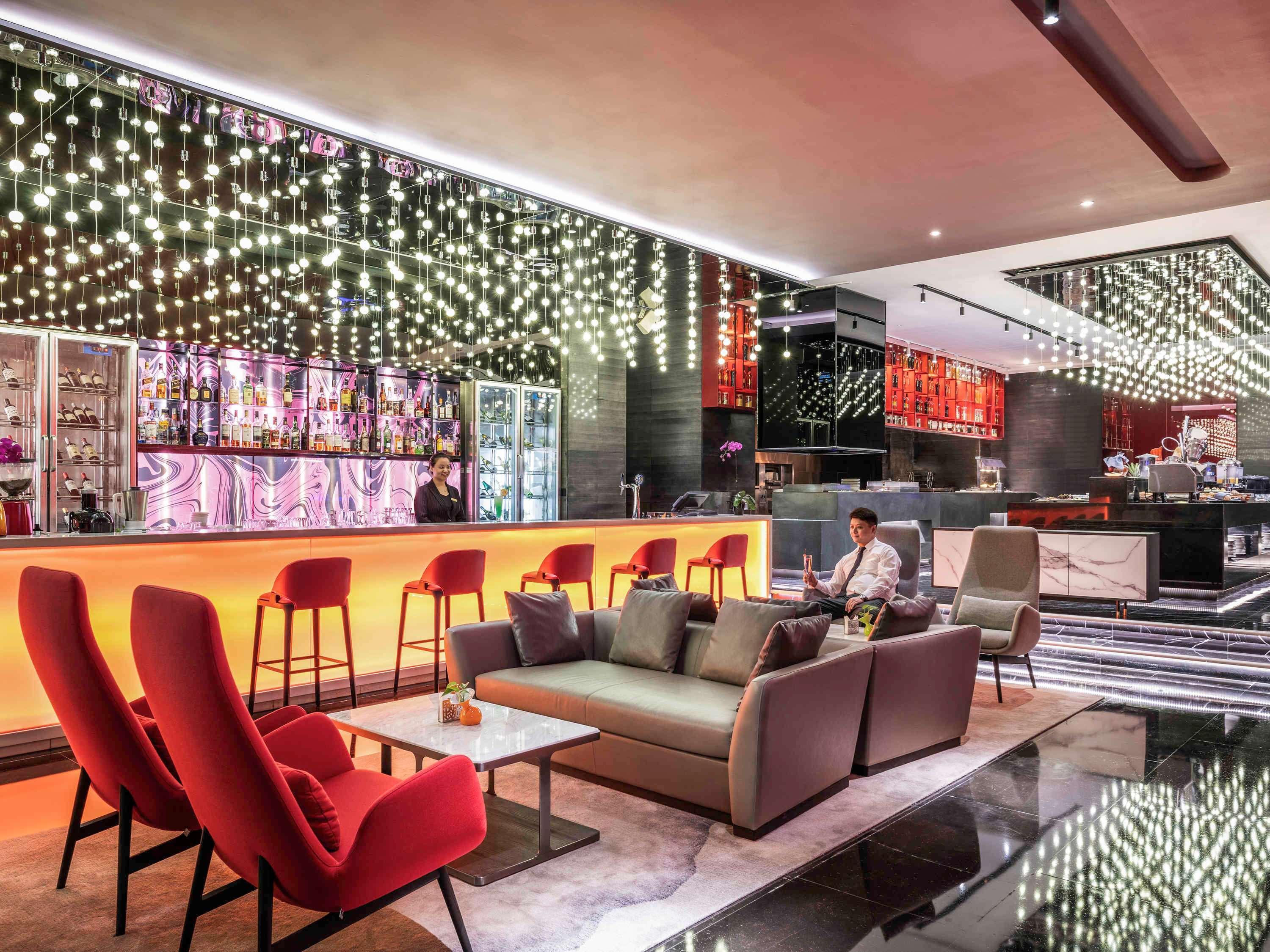 Hotel Grand Mercure Century Park - Free Shuttle Bus To Sniec 5*