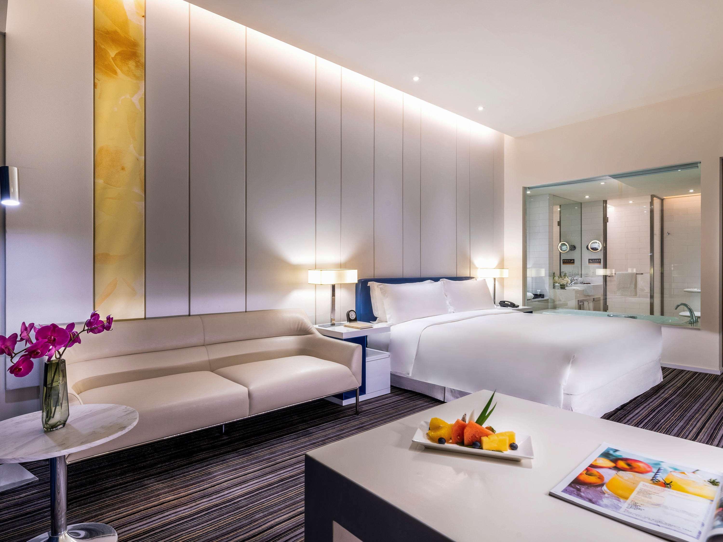 Grand Mercure Century Park - Free Shuttle Bus To Sniec Hotel