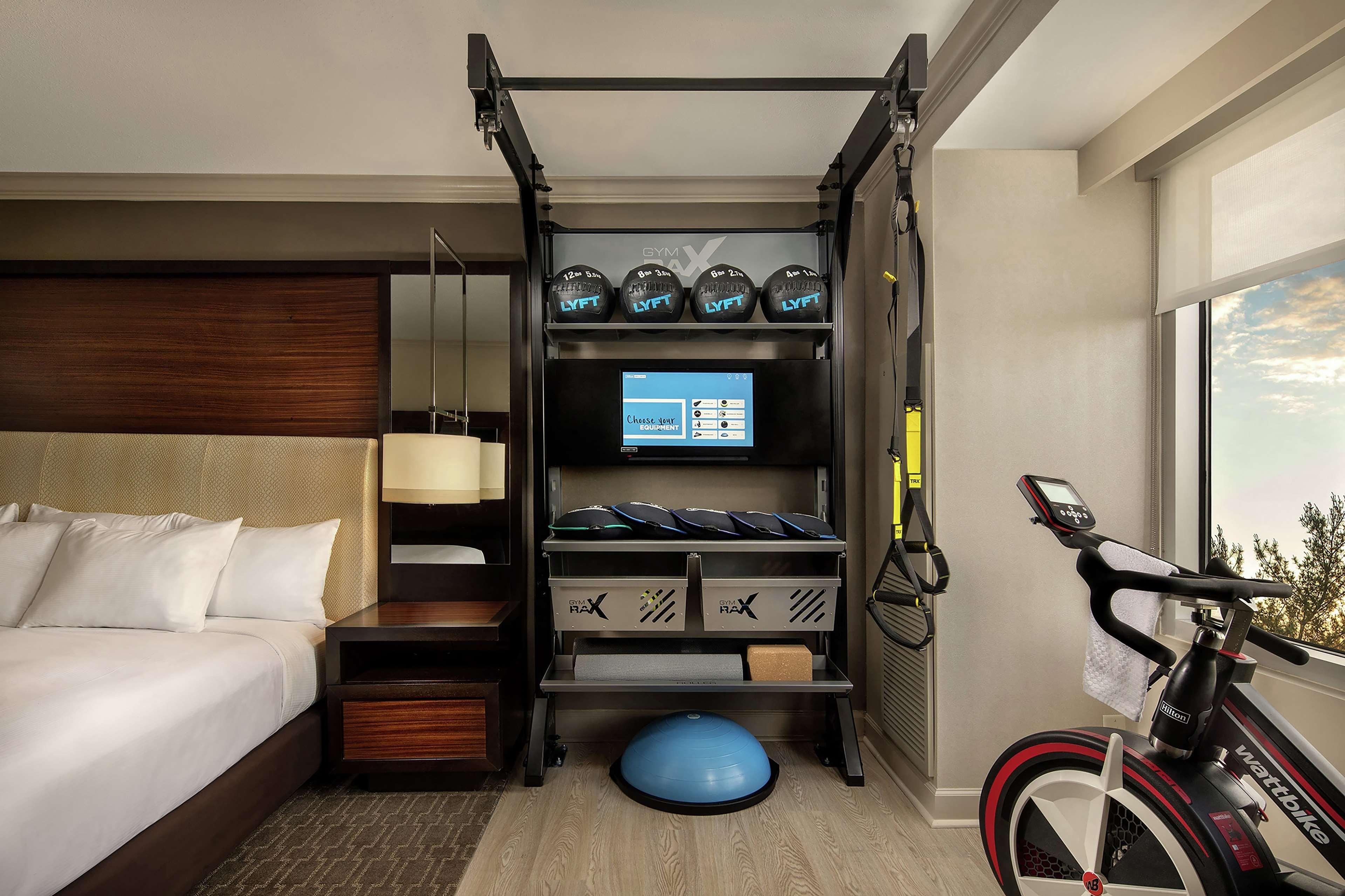 Hilton Hongqiao 5*